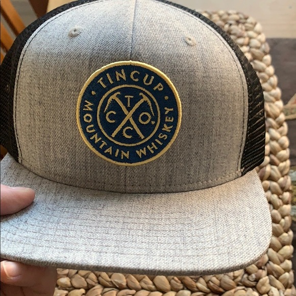 3 Hats - Golden State Warriors and MLB - Picture 10 of 13